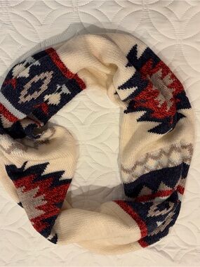 American Eagle Outfitters Cream Knit Scarf with Red and Navy Aztec Pattern